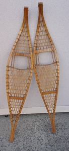lot 30 image: Vintage LARSON & LARSON OUTDOOR DESIGNS Snow Shoes...
