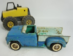 lot 60 image: This Old Toy...Vintage Mighty Tonka Skidder, Buddy L Blue Green White Pressed Steel Step-Side Pickup Farm Truck Embossed Patents Applied For Tires Marked Buddy L U.S.A.(for parts)