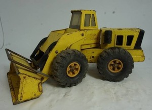 lot 63 image: This Old Toy...Tonka 20 Loader 1970s Metal Toy Pressed Steel Construction Mighty era Big Yellow...As Is