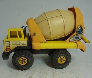 lot 66 image: This Old Toy...Vintage TONKA 3905 Turbo Diesel Cement Mixer Truck XMB 975...