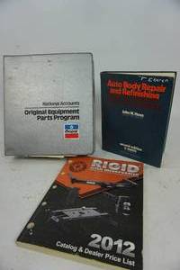 lot 103 image: Ephemera Garage Automobile Collectible Magazine Manual