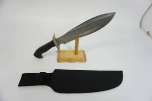 lot 136 image: Unique Swords Knives Machetes Knife Sets for the Collector Hunter.-Bowie Type Fixed Knife with 10-Inch Blade