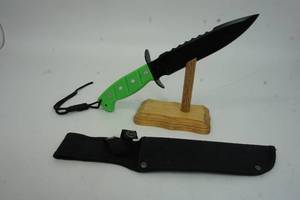 lot 140 image: Unique Swords Knives Machetes Knife Sets for the Collector Hunter-Fixed Knife 7-Inch Blade with Sheath