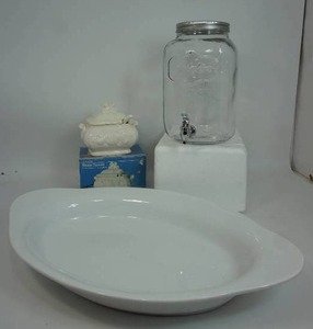 lot 171 image: Small Housewares Large White Ceramic Oval Serving Platter, Glass Water Jug with Spigot, GravySoup Boat Etc.