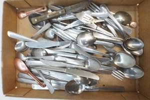 lot 6 image: silverware