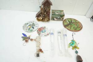 lot 12 image: garden decor