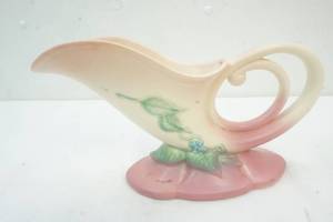 lot 14 image: vase