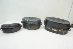 lot 26 image: enamel roasting pots