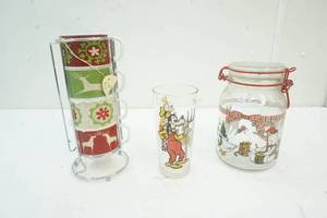 lot 28 image: holiday coffee mugs