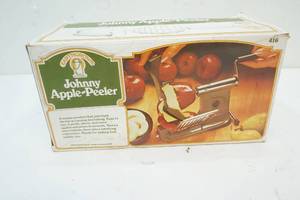 lot 31 image: apple peeler