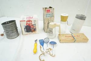 lot 43 image: vintage kitchenware