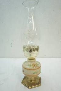 lot 60 image: vintage kerosene lamp