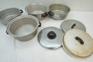 lot 71 image: cookware with lids
