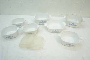 lot 73 image: Corning ware casserole set