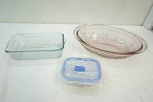lot 84 image: blush glass serving bowl