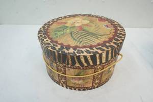 lot 105 image: Leppard Print Hat Box