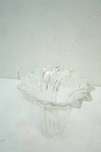 lot 110 image: Glass Vase