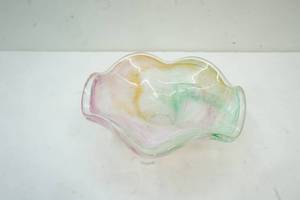 lot 121 image: Glass Decorative Dish
