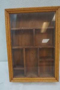lot 126 image: Minni Shadow Box