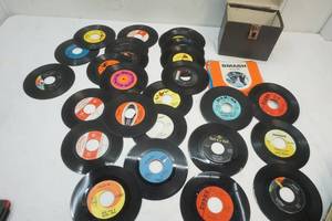 lot 129 image: Variety of 45 & 70 vintage records with box