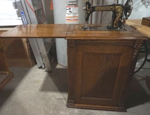 lot 154 image: Vintage Damascus Treadle Sewing Machine