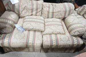 lot 171 image: furniture