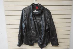 lot 177 image: New Womens Leather Size M 24W G.I.L.I Jacket