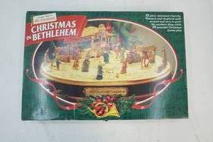 lot 181 image: Christmas Decor