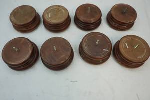 lot 222 image: sofa feet