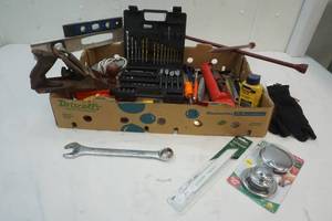 lot 224 image: hand tools