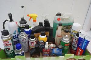 lot 225 image: garage supplies