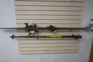 lot 236 image: down hill skis