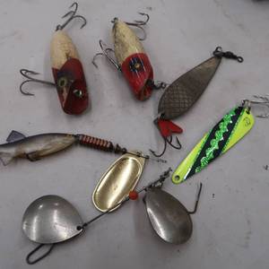VINTAGE FISHING LURES LOT OF 6