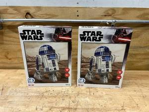 STAR WARS Lot of 2- 4D Cityscape 3D Paper Model Kits (R2-D2)