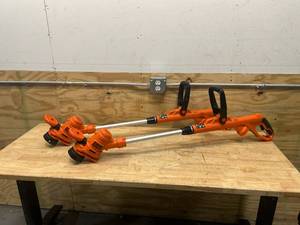 BLACK & DECKER Lot of 2- Electric String Trimmers