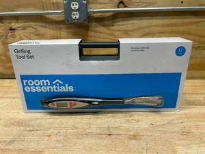 ROOM ESSENTIALS 17pc Stainless Steel BBQ Tool Set