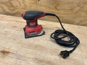 MILWAUKEE 3 Amp 14 Sheet Corded Palm Sander