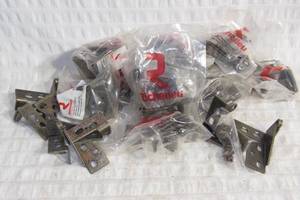 lot 28 image: Set of 19  Richelieu Variable Overlay Knife Cabinet Door Hinge with Extended Support