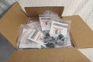 lot 32 image: Set of 80 Anchor and Finishing Cap Sets
