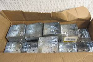 lot 96 image: Case of 25 Square 4 in. Deep 1900 Boxes