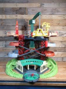 lot 2 image: Thomas & Friends Trains & Cranes Super Tower Playset (No trains included)
