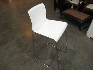 lot 71 image: Ikea White Glenn Bar Stool