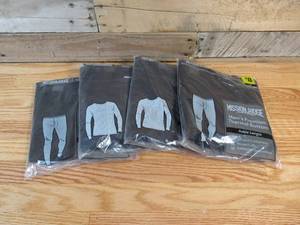 lot 93 image: 2 Sets of Mission Ridge Mens Premium Thermal Top & Bottoms- Black Size Medium