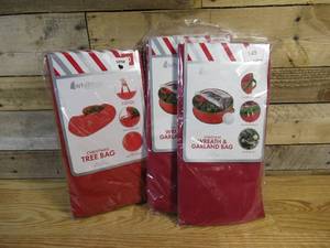 lot 149 image: Lot of THREE Christmas Wreath & Garland Bags (2) & Christmas Tree Bag (1)