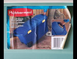 lot 75 image: Large Storage Tote wWheels - 45 US Gallons