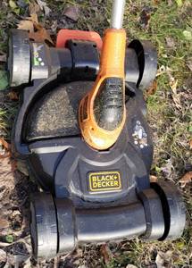 lot 85 image: Weed Trimmer Made by Black & Decker