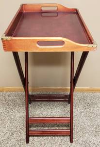 lot 31 image: Cherry Finish Butlers Tray