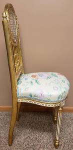 lot 11 image: Antique French Vanity Chair