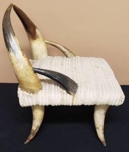 lot 1 image: Antique Horn Childs Chair