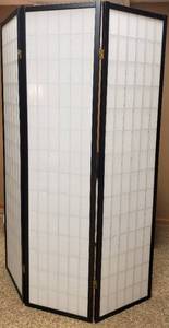 lot 71 image: Room Divider  Privacy Screen